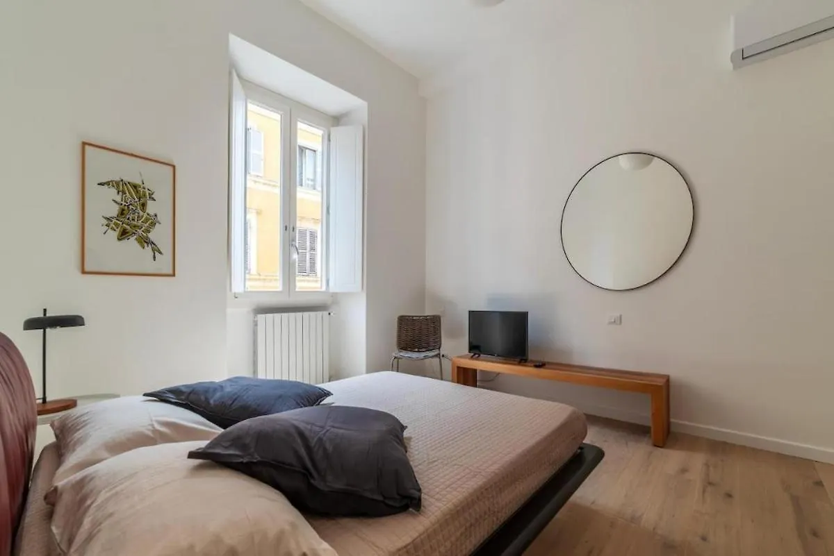 Bright Apartment Acquario Romano Italy